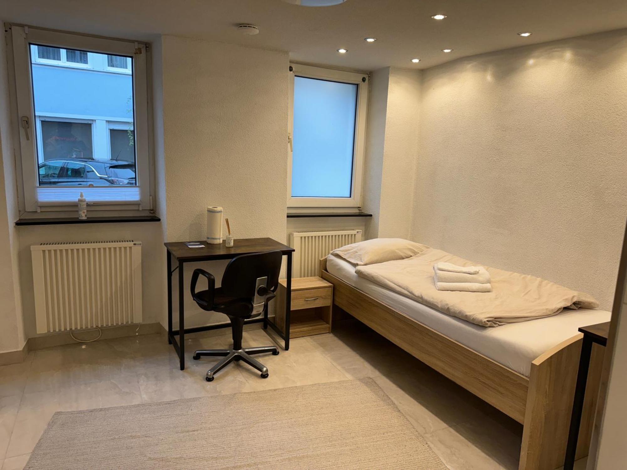 City Apartment Stadtwohnung Mit Kueche Und Netflix Nahe Bahnhof Sinsheim Exteriör bild